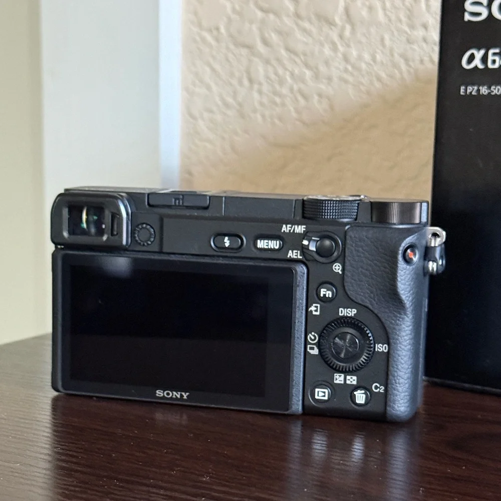 Sony - Alpha 6400 APS-C Mirrorless Camera 4K Video Camera with E PZ 16-50mm Lens